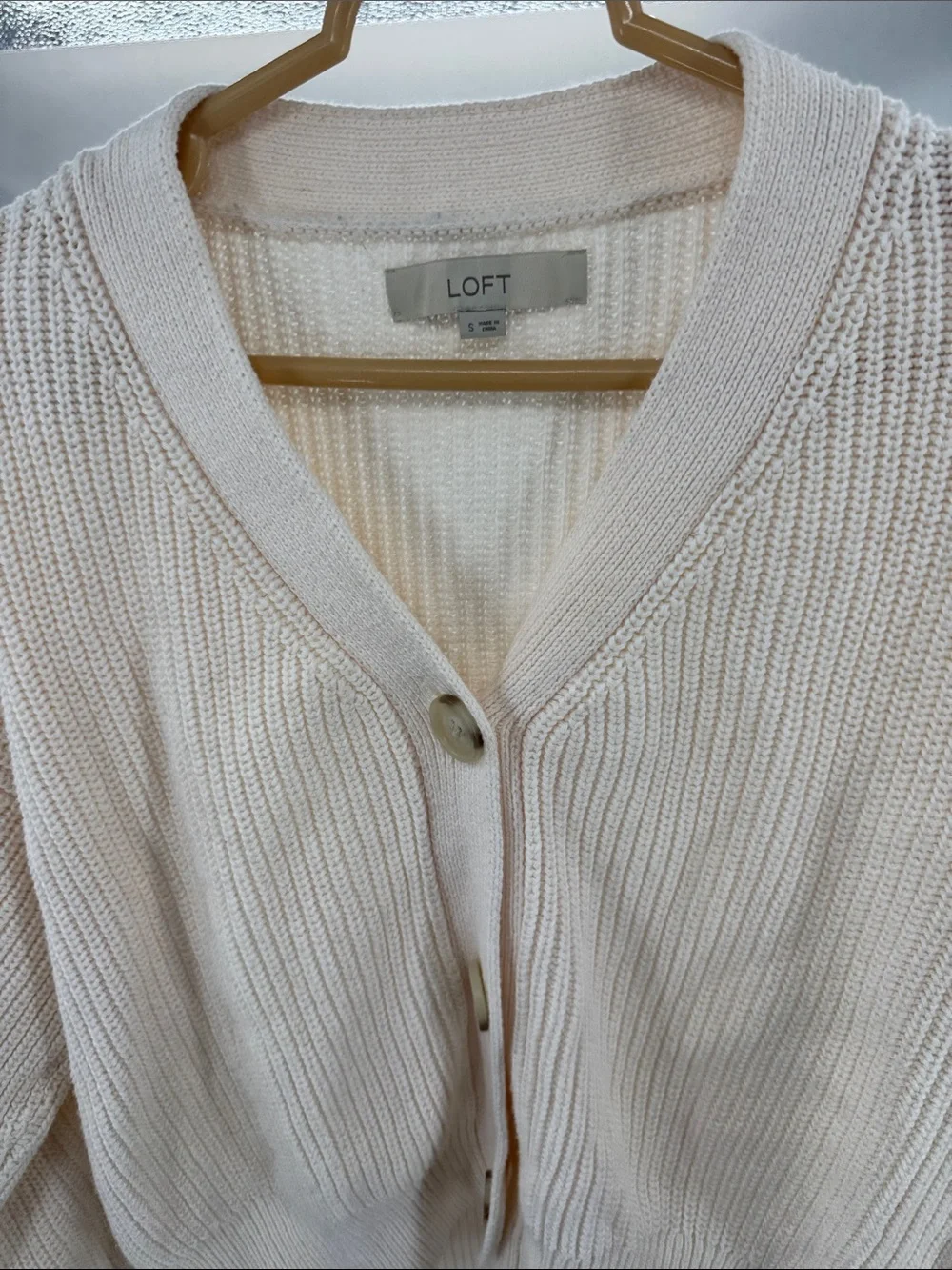 LOFT Cream Ribbed slouchy cropped cardigan S cotton casual fall winter neutral